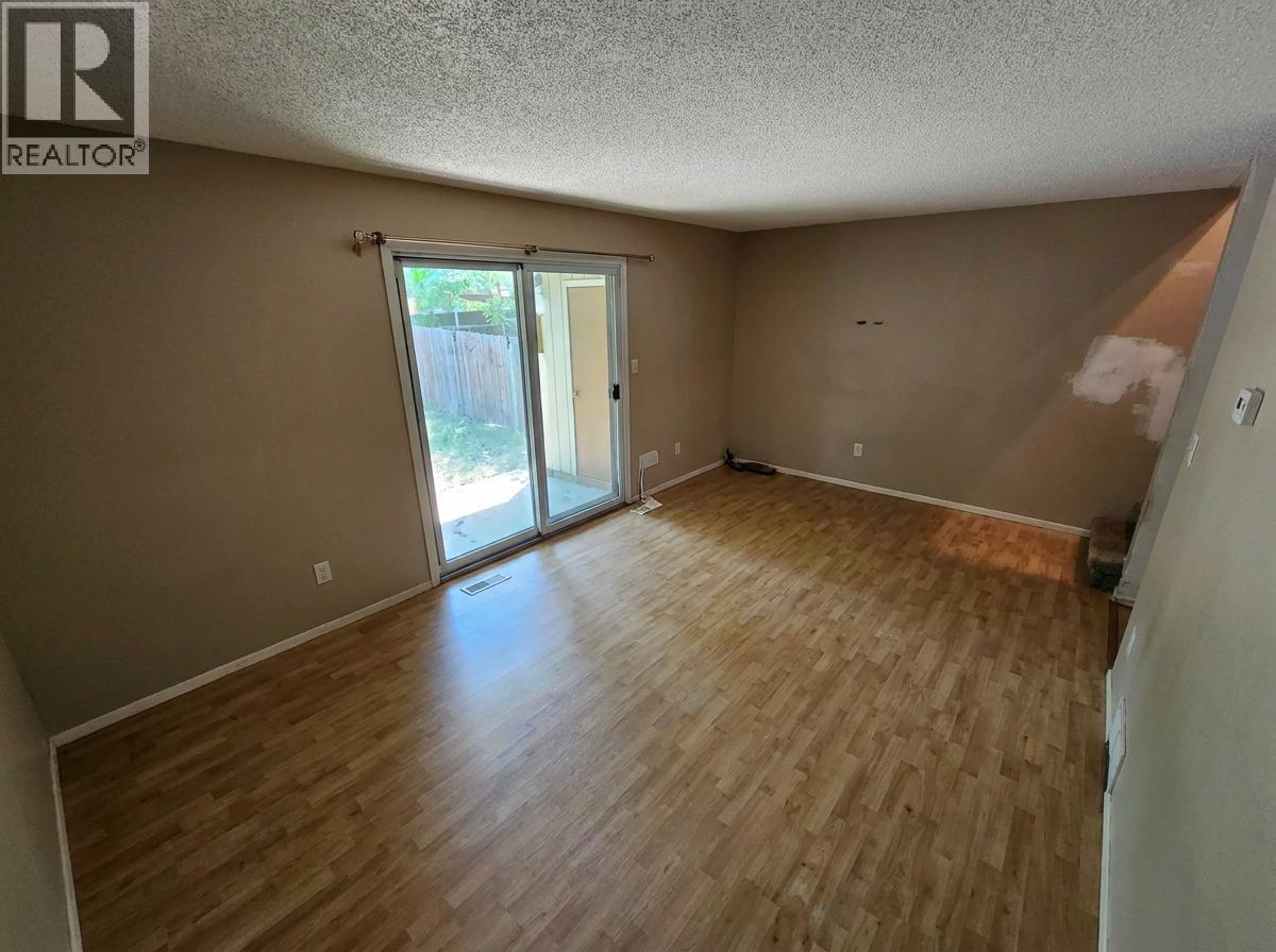 915 Dogwood Street - 6