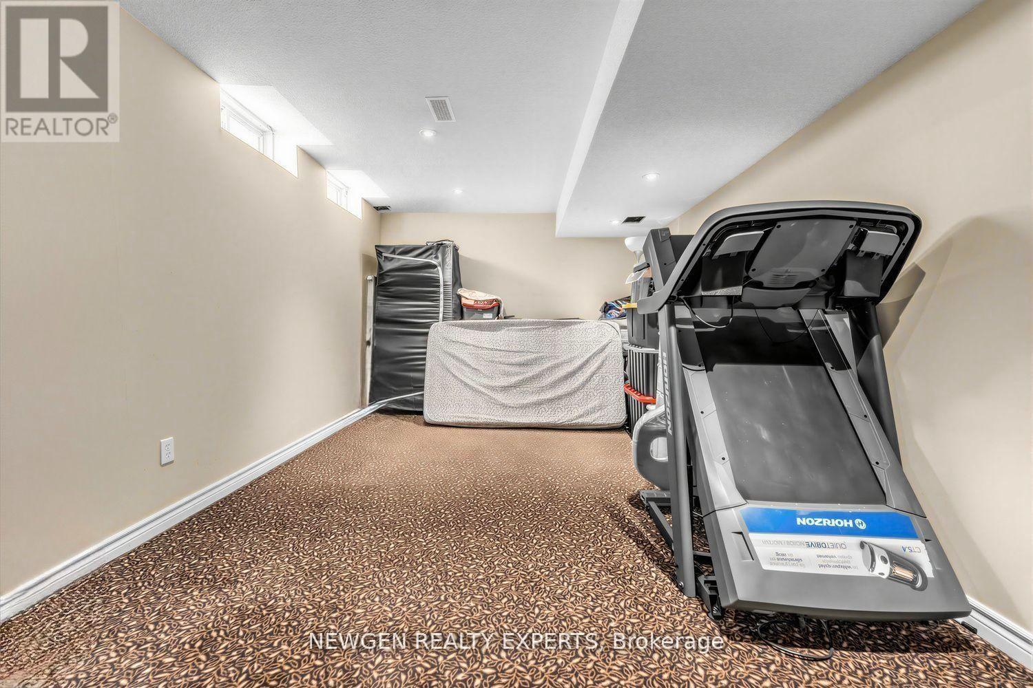10 CHECKERBERRY CRESCENT - 29