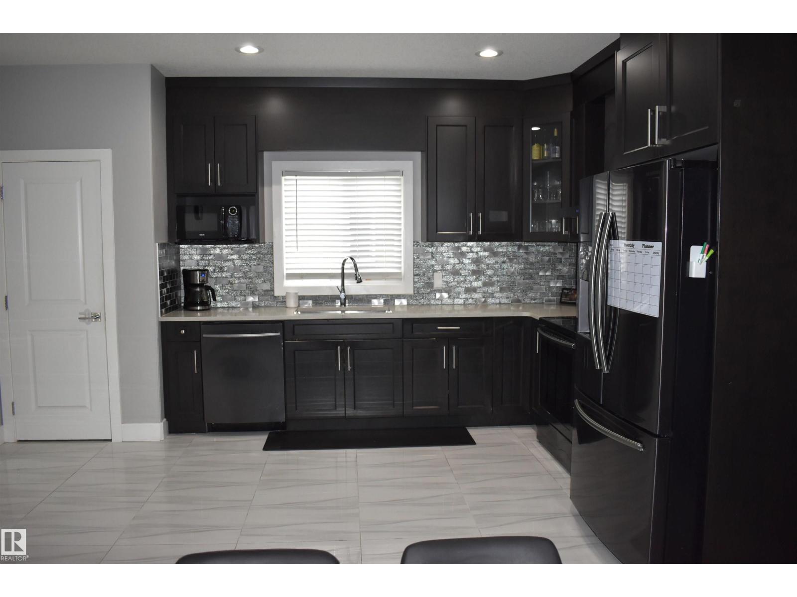 10510 153 ST NW - 4
