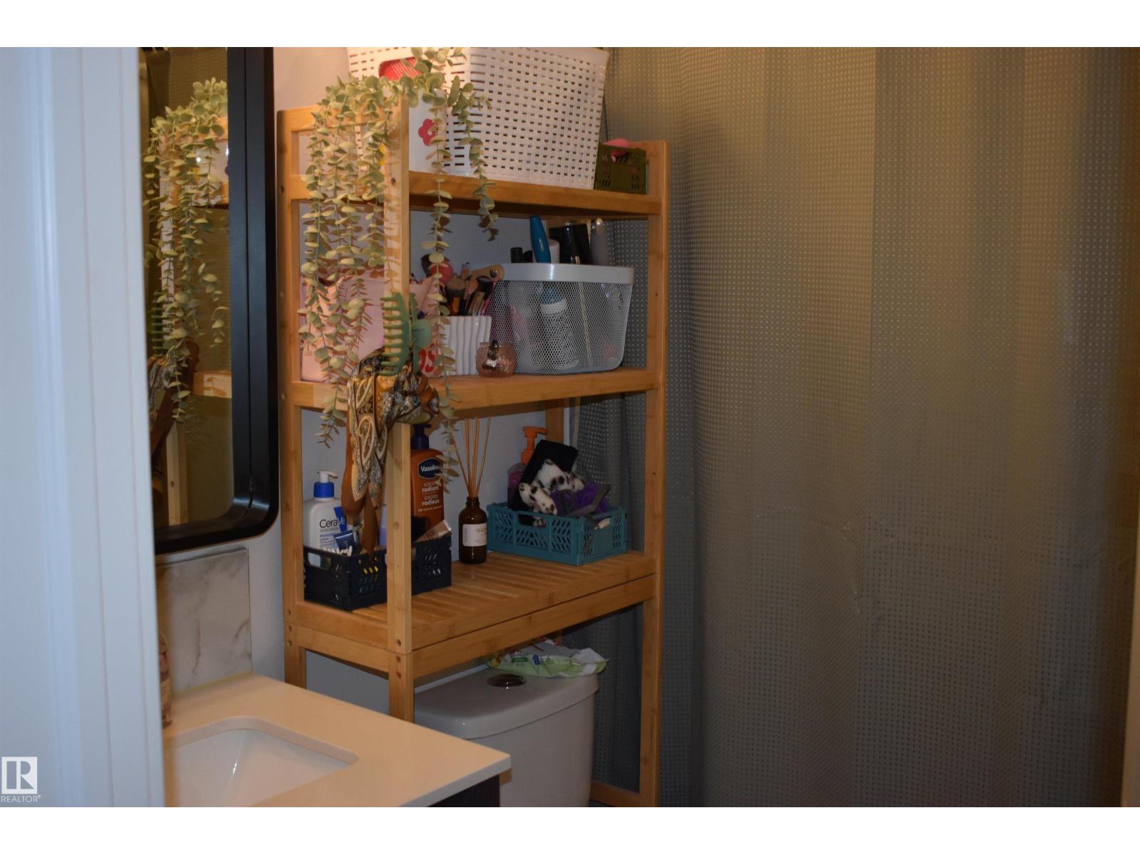 10510 153 ST NW - 29
