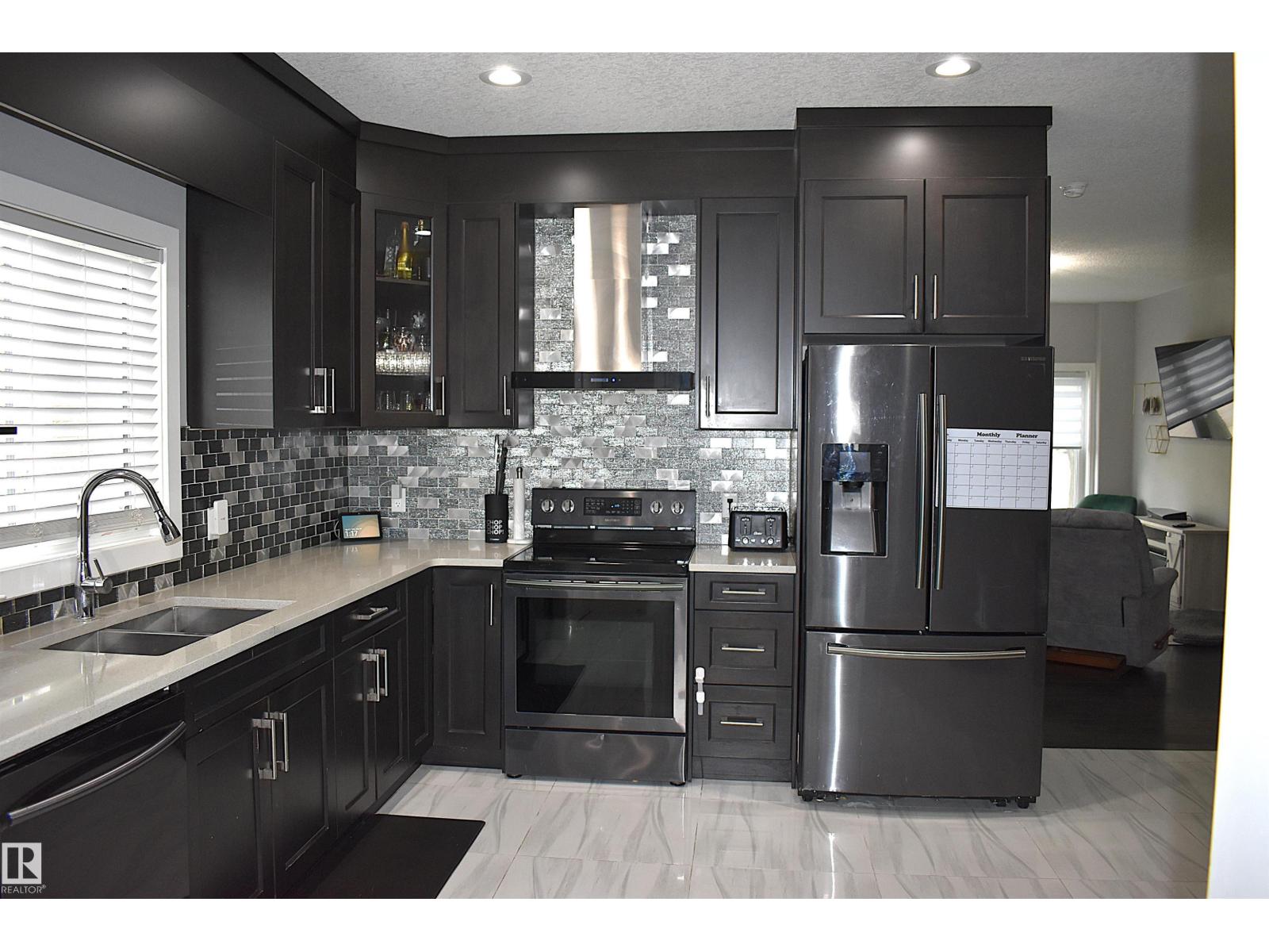 10510 153 ST NW - 6