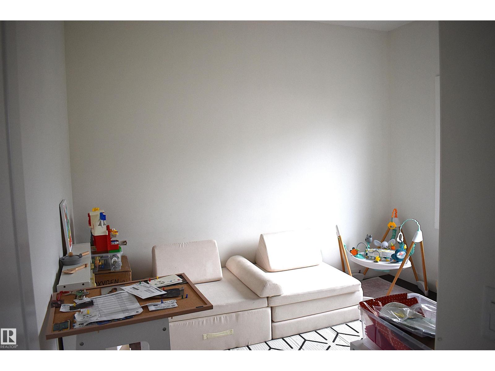 10510 153 ST NW - 9