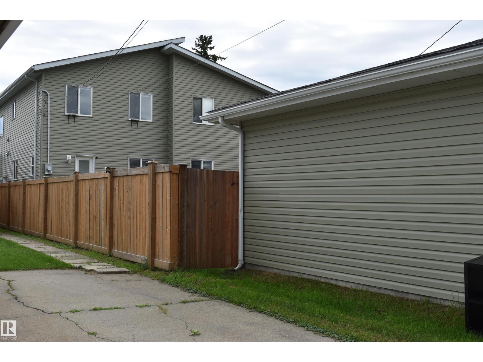 10510 153 ST NW - 38