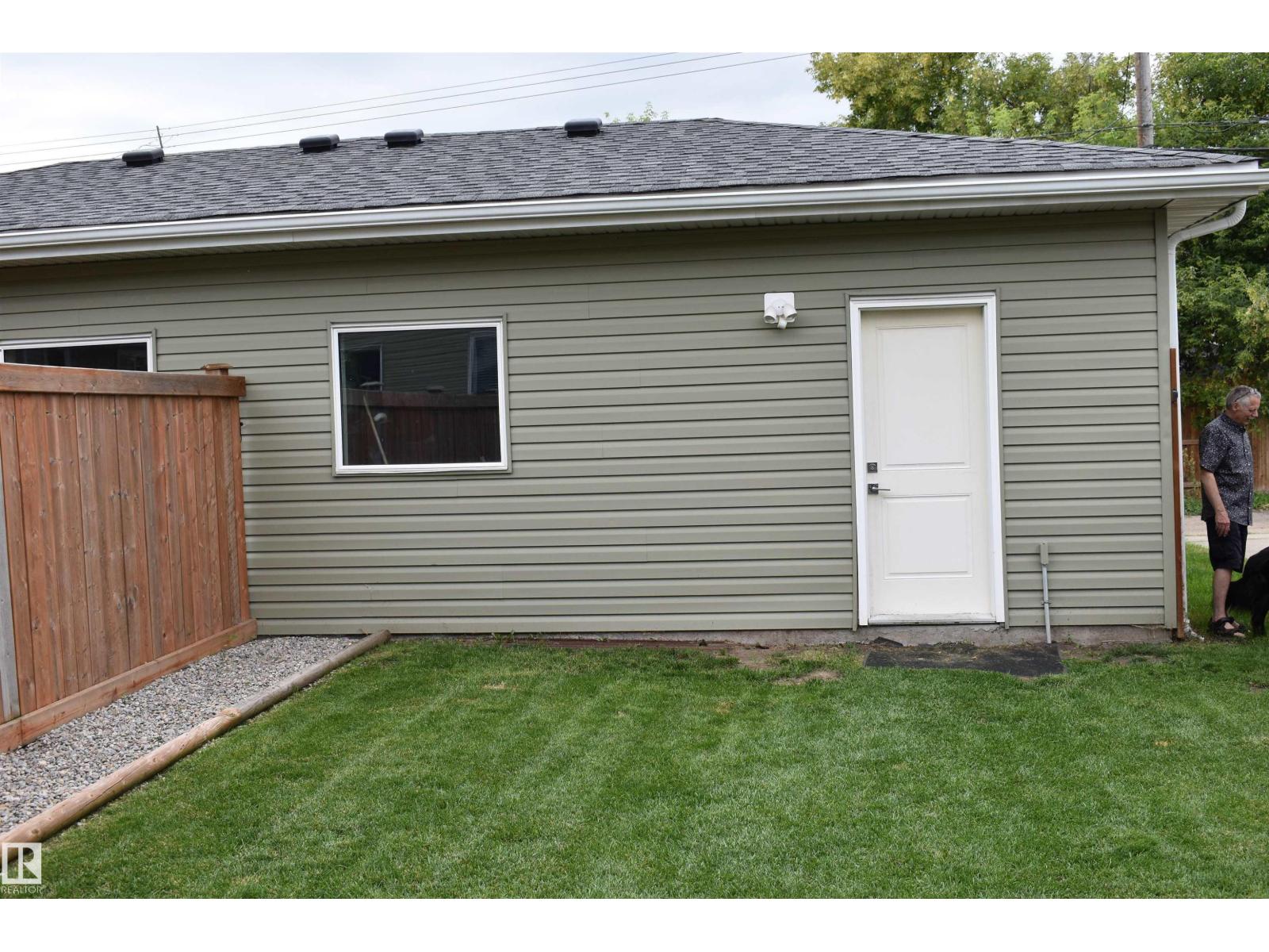 10510 153 ST NW - Image 39