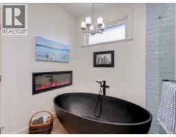 Ensuite - 1865 Highland Ridge Rd, Shawnigan Lake, BC V8H2H9 Photo 16