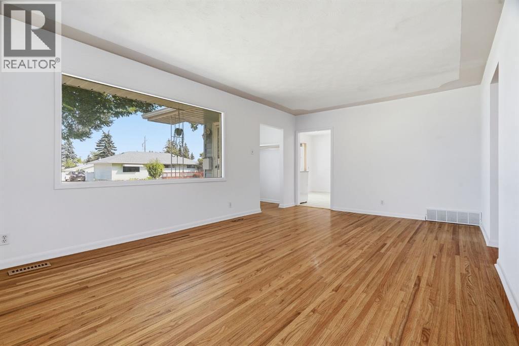 100 Westminster Drive SW - 3