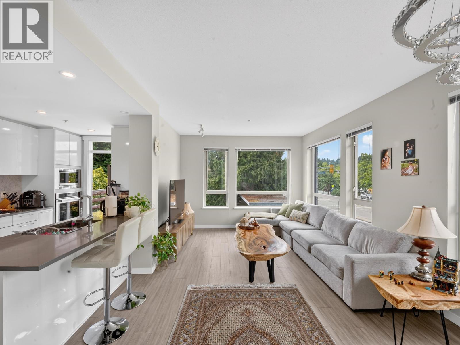 205 2663 LIBRARY LANE, North Vancouver