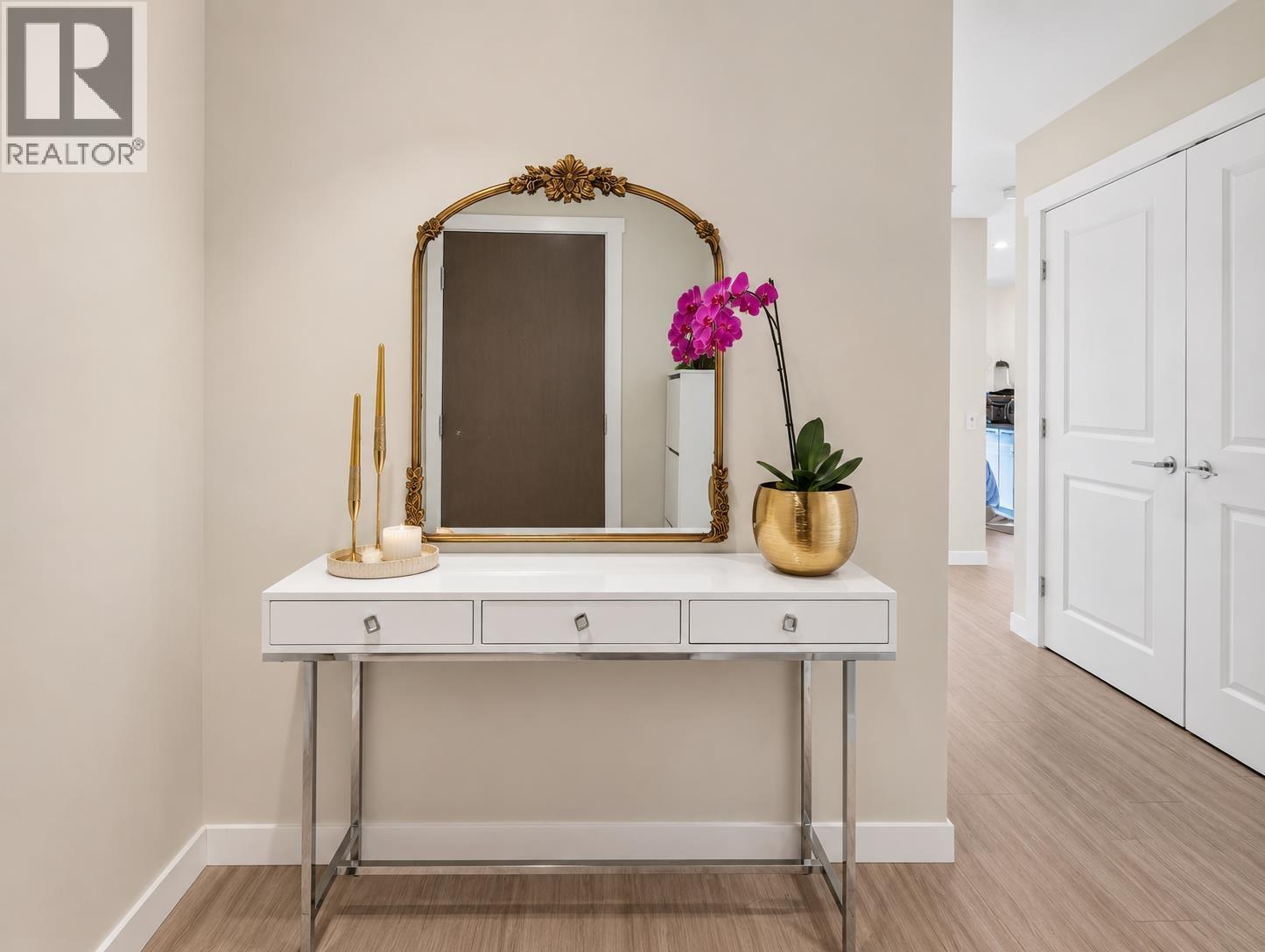 205 2663 LIBRARY LANE, North Vancouver