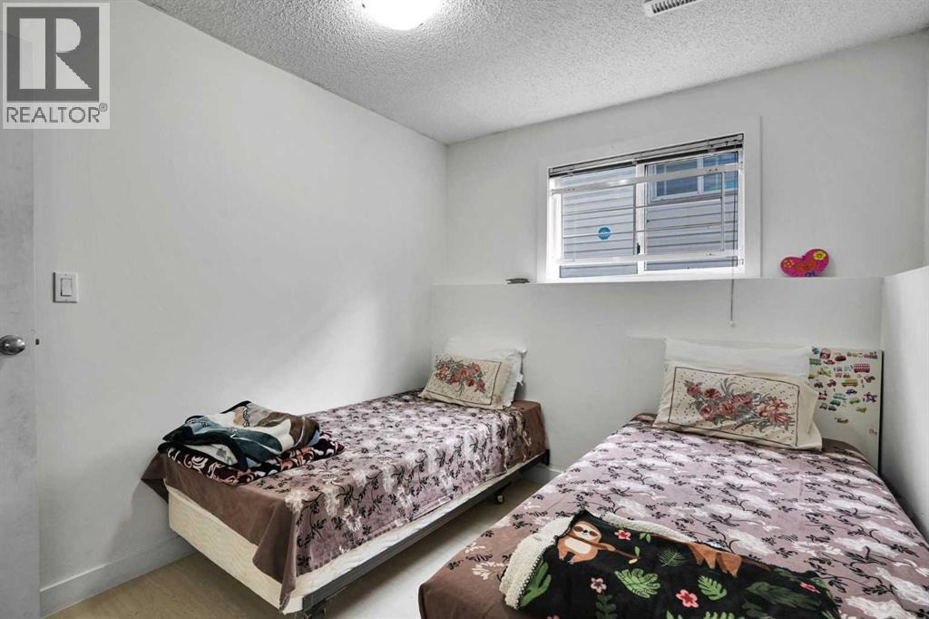 28 Martinridge Road NE - 34