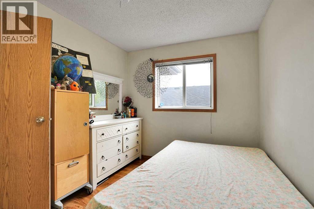 28 Martinridge Road NE - 26