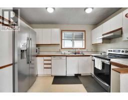 Bedroom - 28 Martinridge Road Ne, Calgary, AB T3J3L4 Photo 14