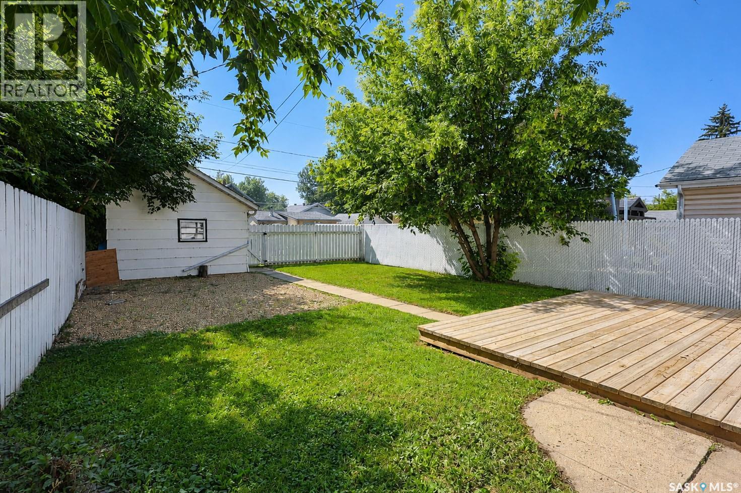 537 10th STREET E - 22