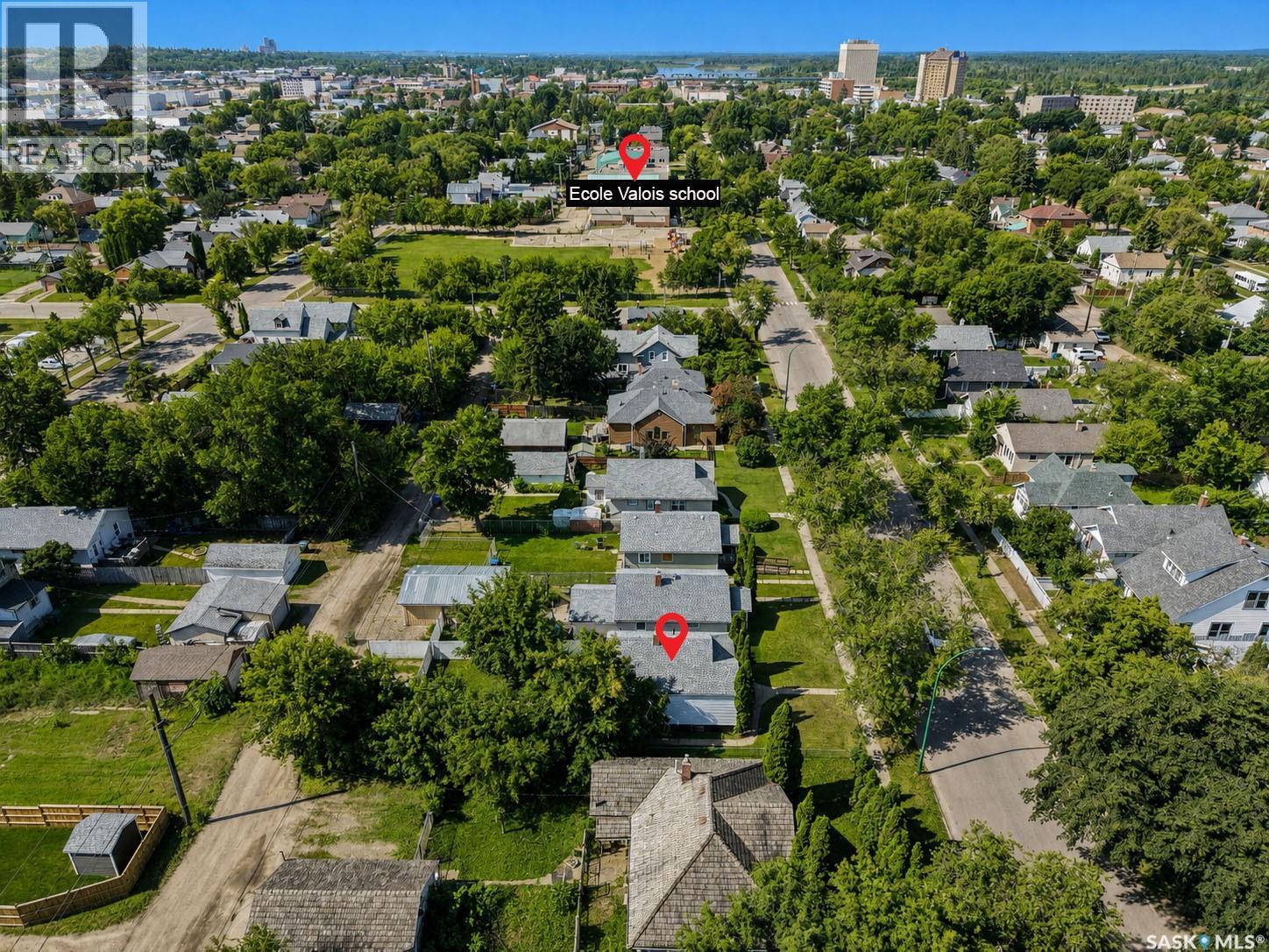 537 10th STREET E - 24