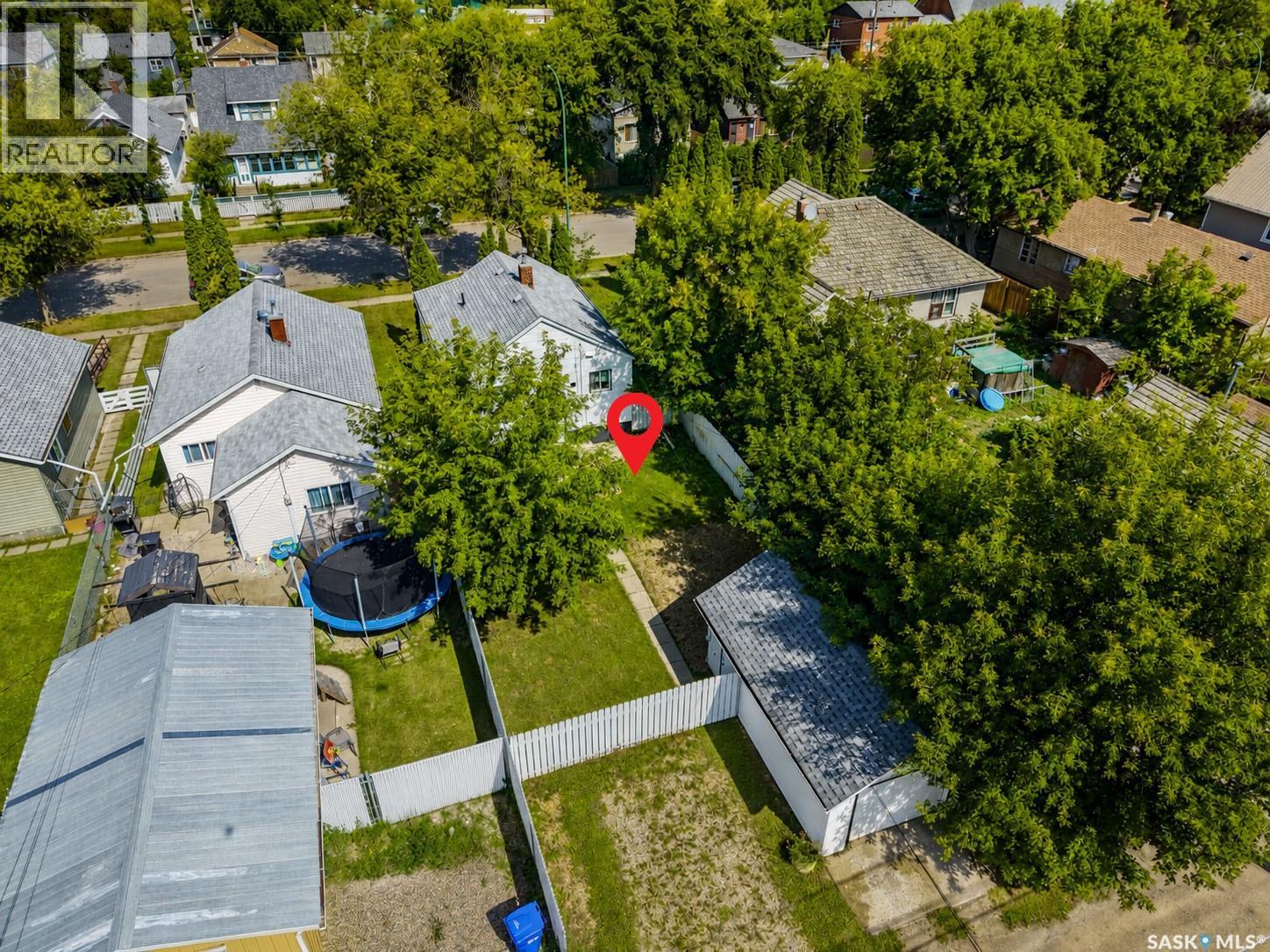 537 10th STREET E - 25