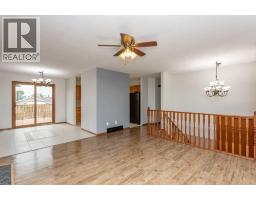 Kitchen - 22 Bruns Crescent, Lacombe, AB T4L1P1 Photo 6