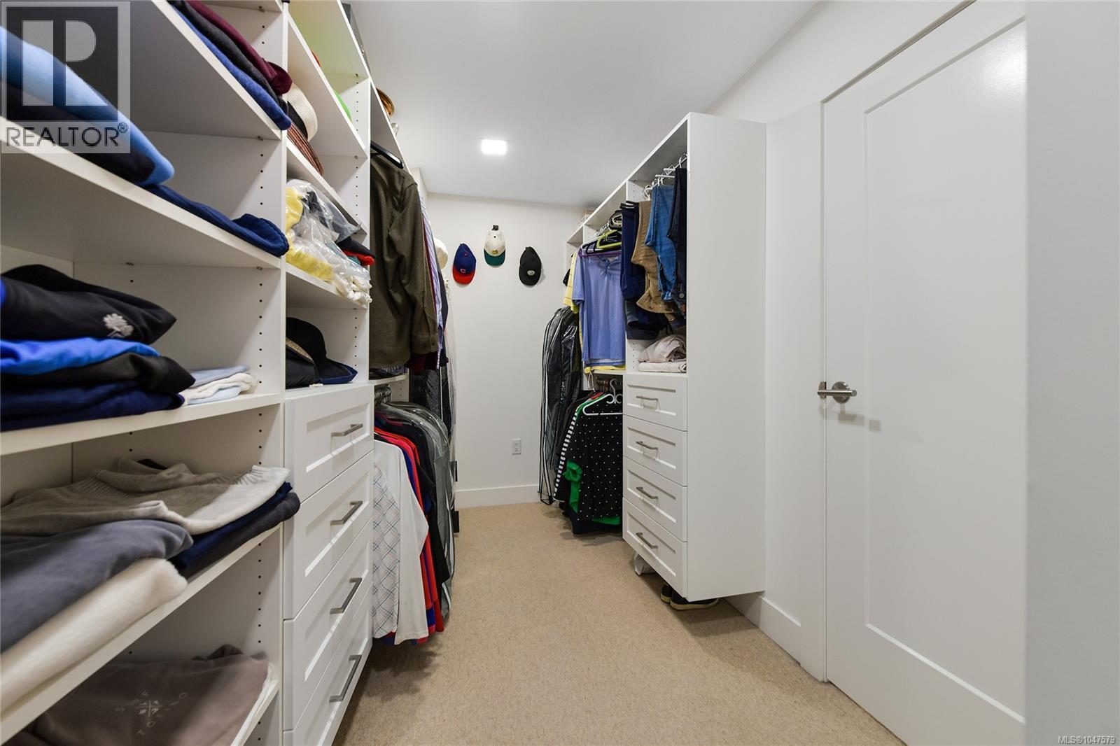202 5388 Hill Rise Terrace, Saanich