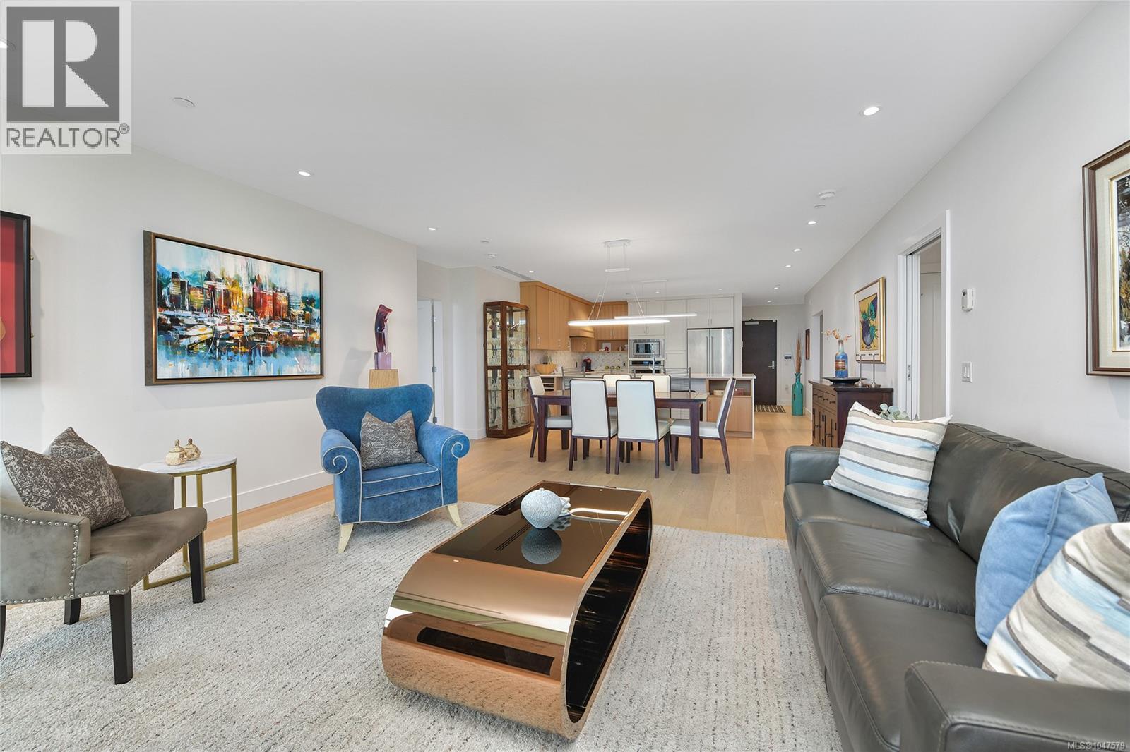 202 5388 Hill Rise Terrace, Saanich