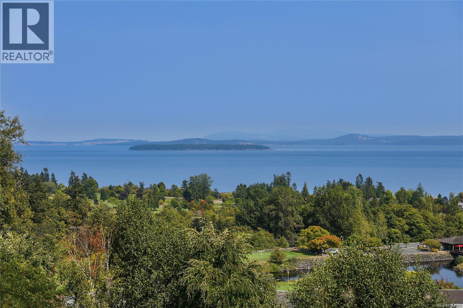 202 5388 Hill Rise Terrace, Saanich