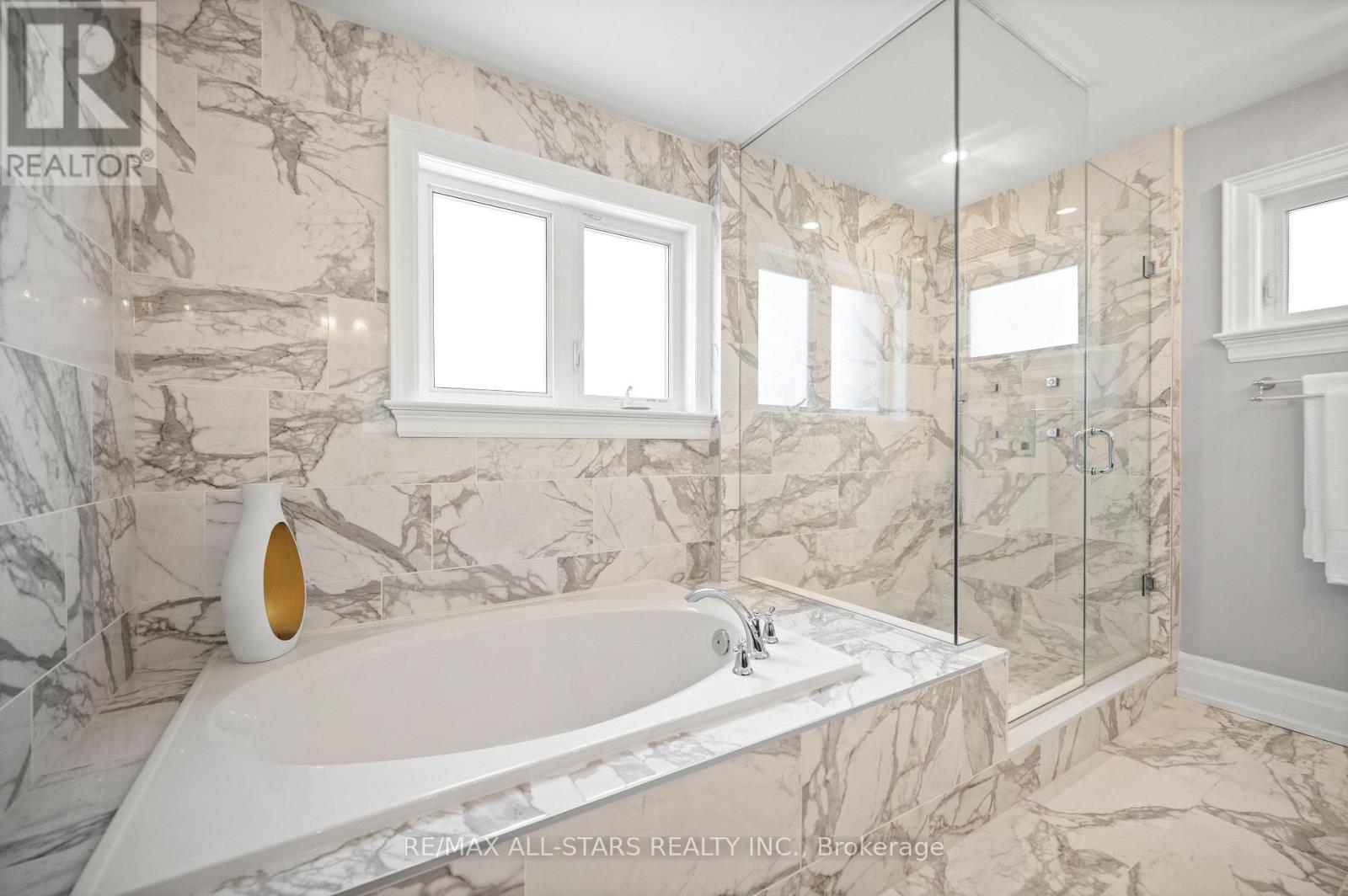 139 RHODES CIRCLE - Image 27