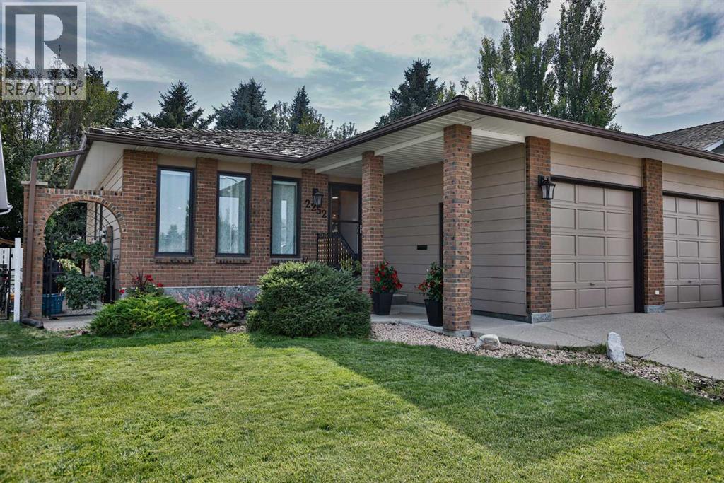 2252 26 Avenue S - 1