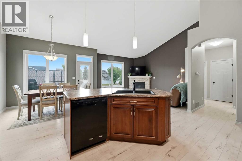 13 Churchill Place - Image 7