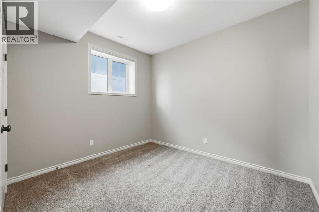 13 Churchill Place - Image 23