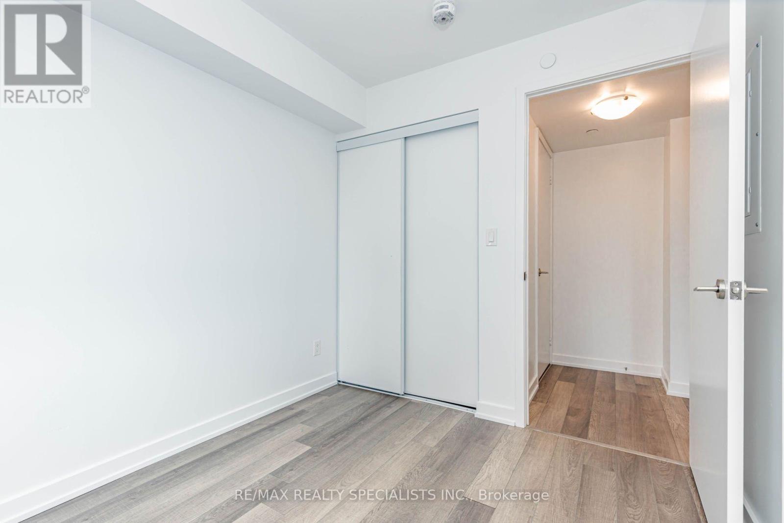 #604 181 HURON STREET - 19