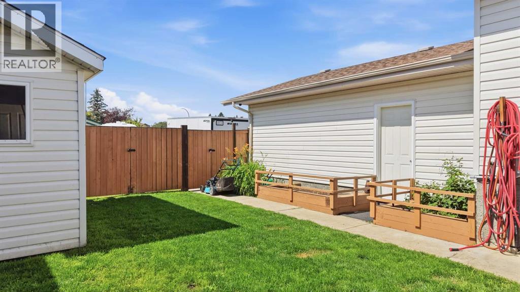 5401 58 Avenue Close - Image 24