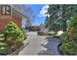 22 Chiltern Hill, Richmond Hill, ON L4B3B8 Photo 20