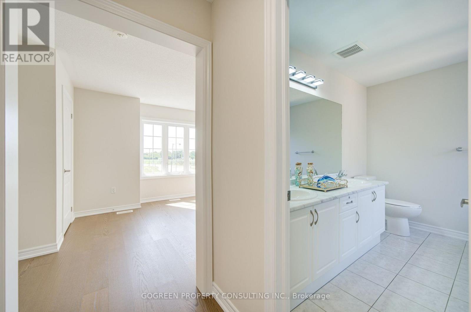 5 APPLEGATE DRIVE - 34