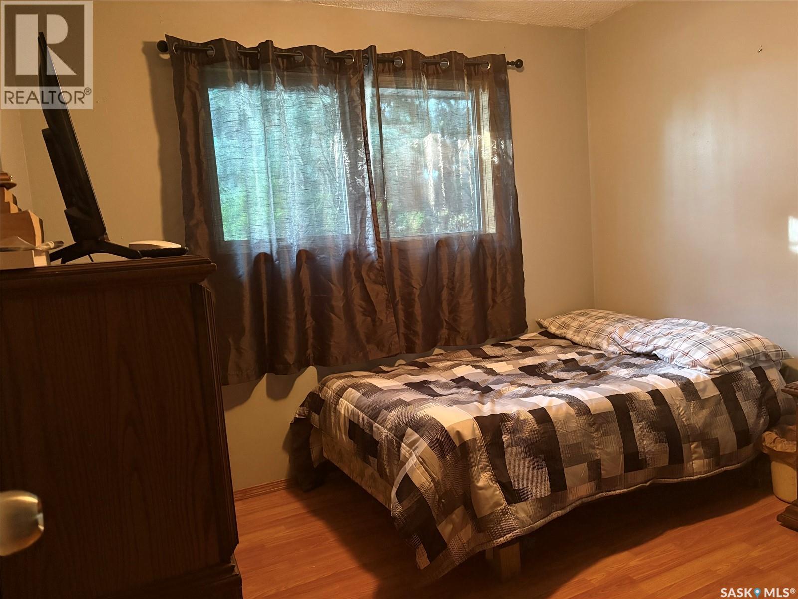 113 First STREET W - Image 5