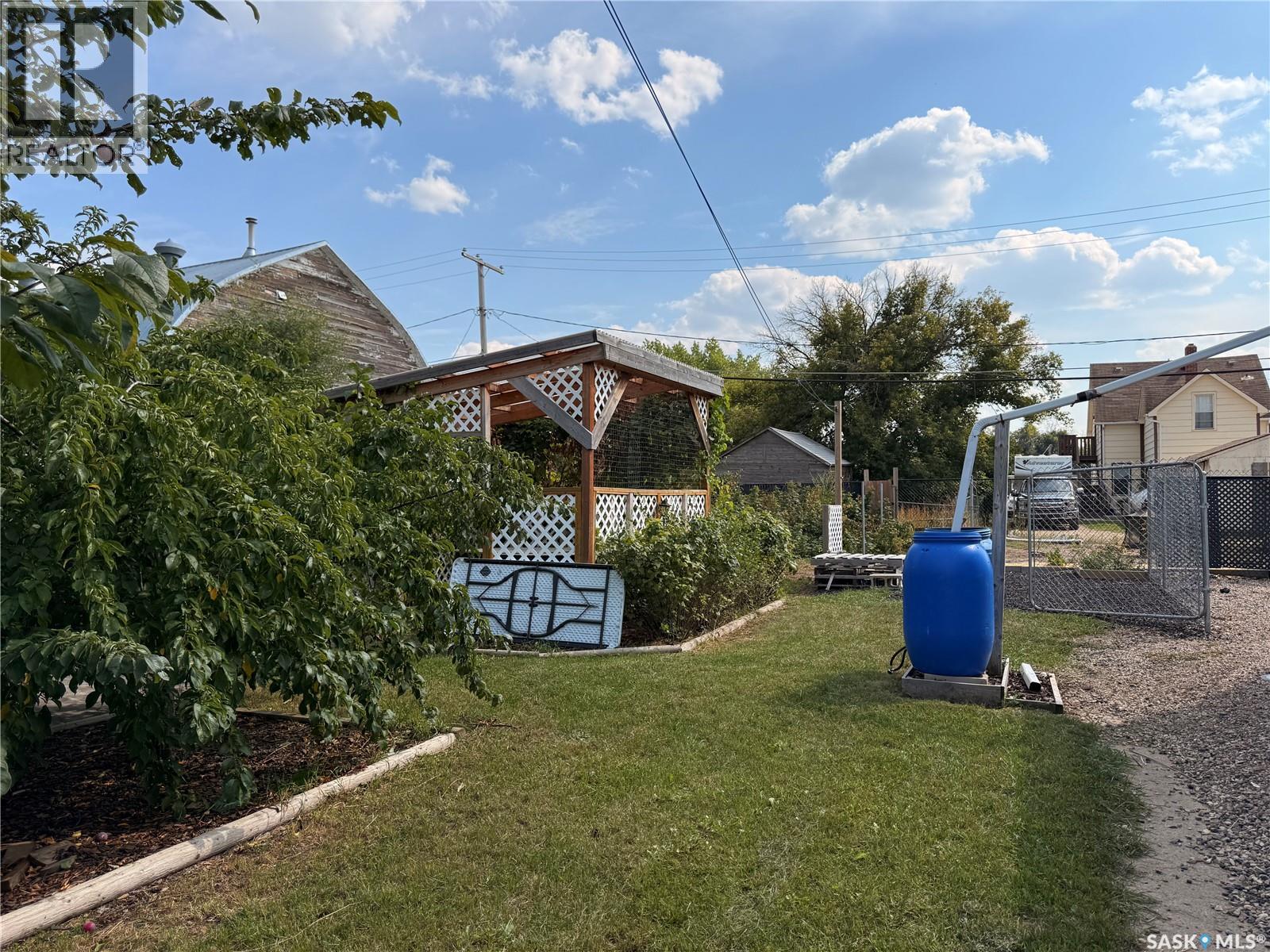 309 Railway AVENUE W - Image 32