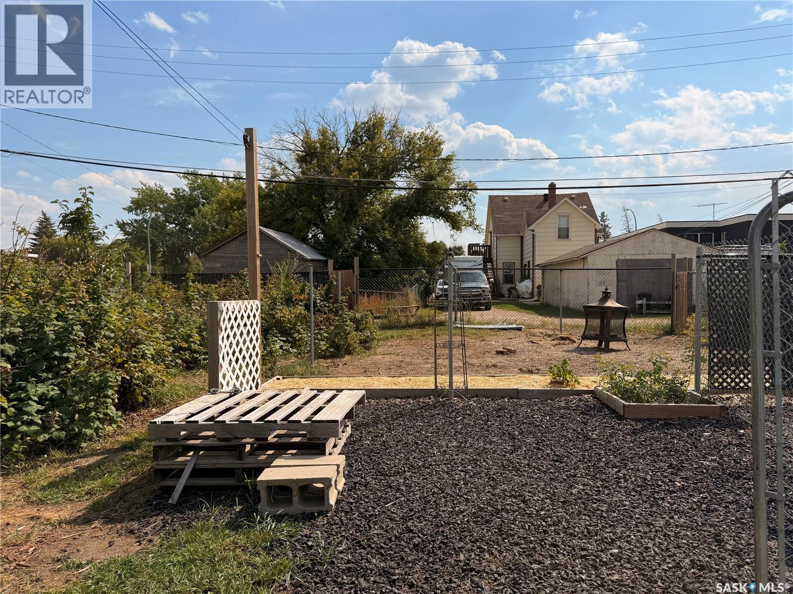 309 Railway AVENUE W - 26