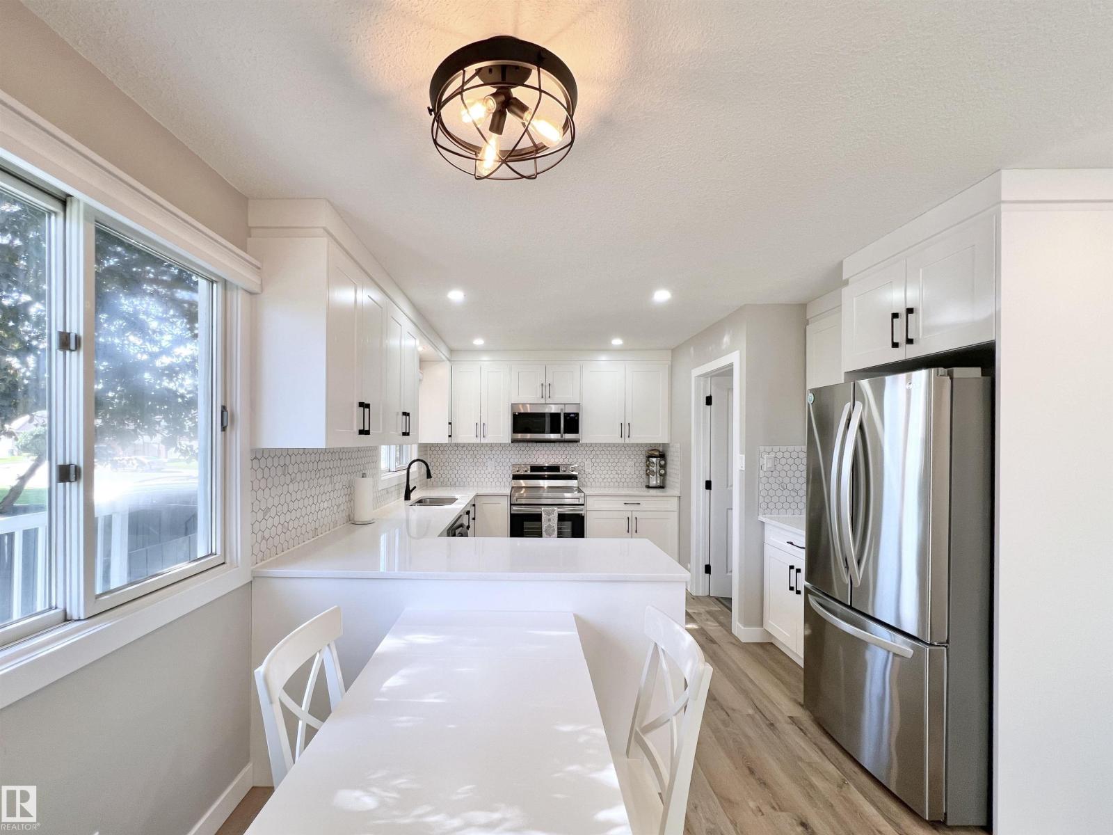 4235 147 ST NW - 16