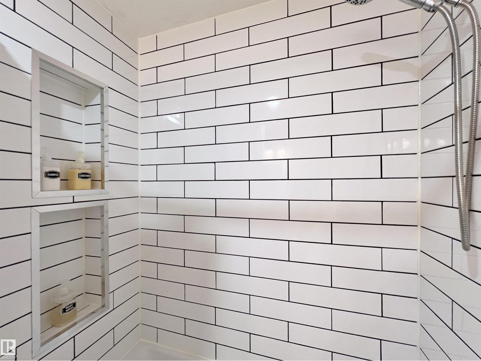 4235 147 ST NW - 32