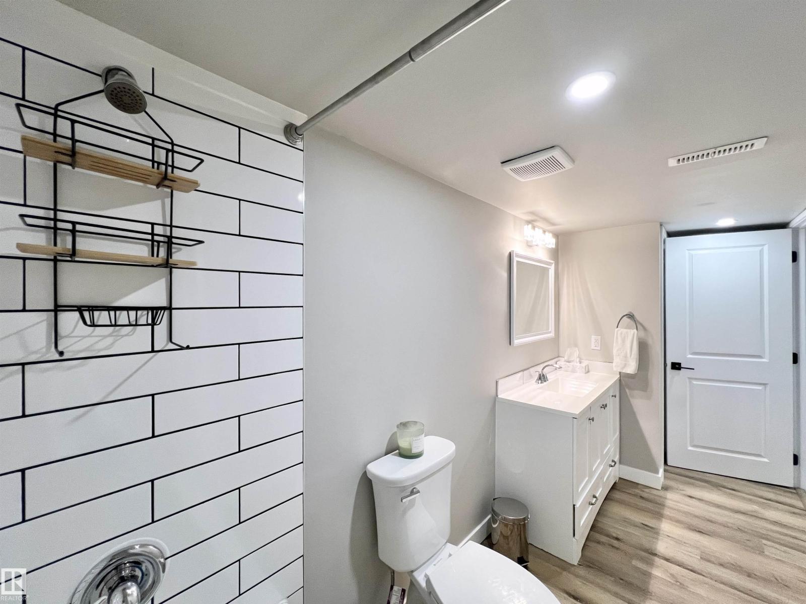 4235 147 ST NW - 48