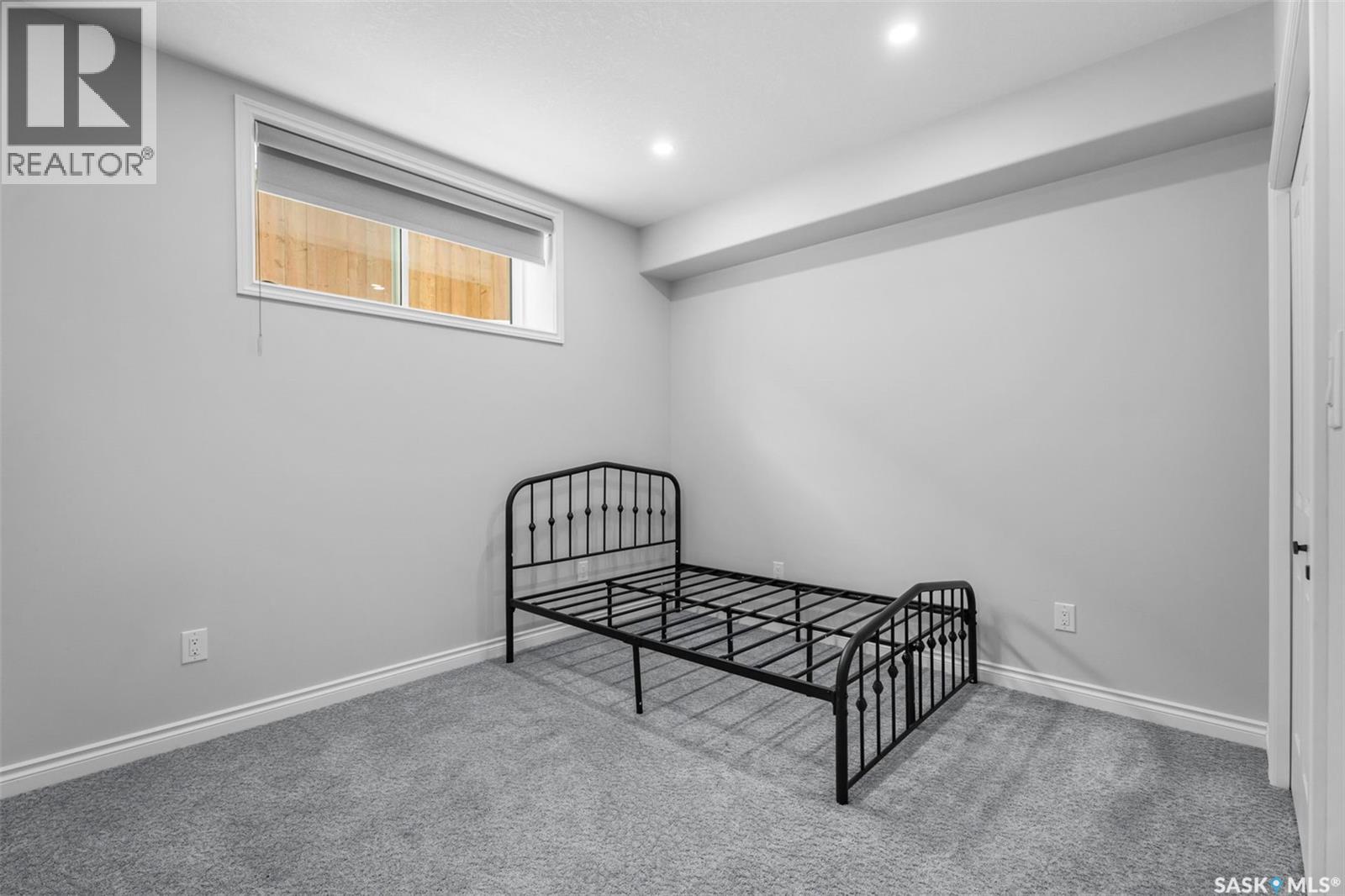 503 8th AVENUE E - Image 33