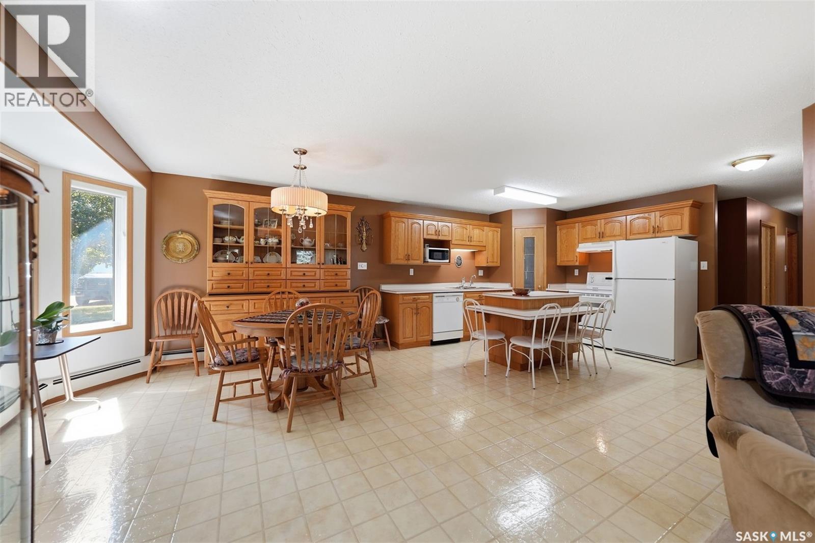 ##2 105 6th AVENUE E - 17