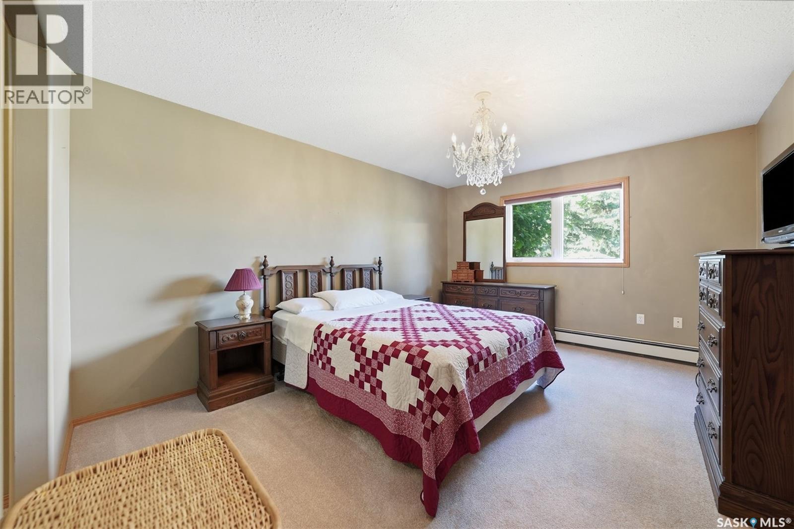 ##2 105 6th AVENUE E - 18