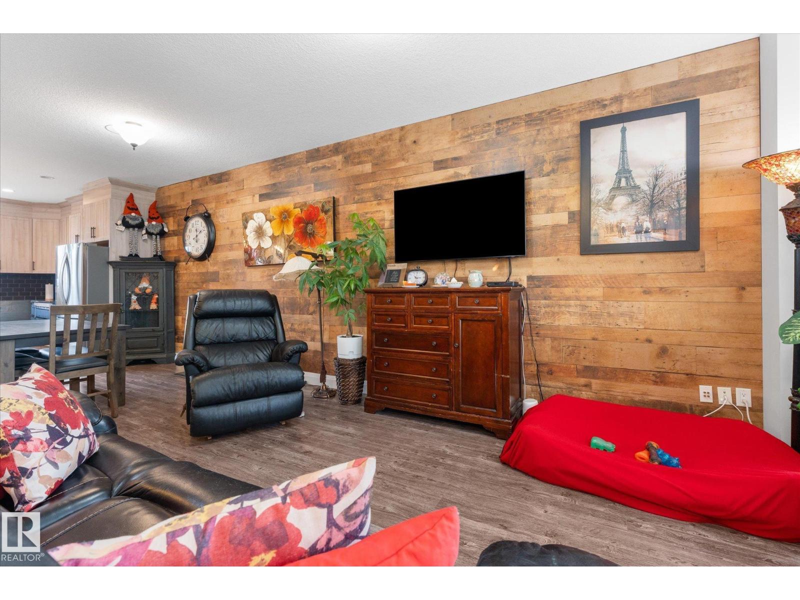 116 GILMORE WY - 6