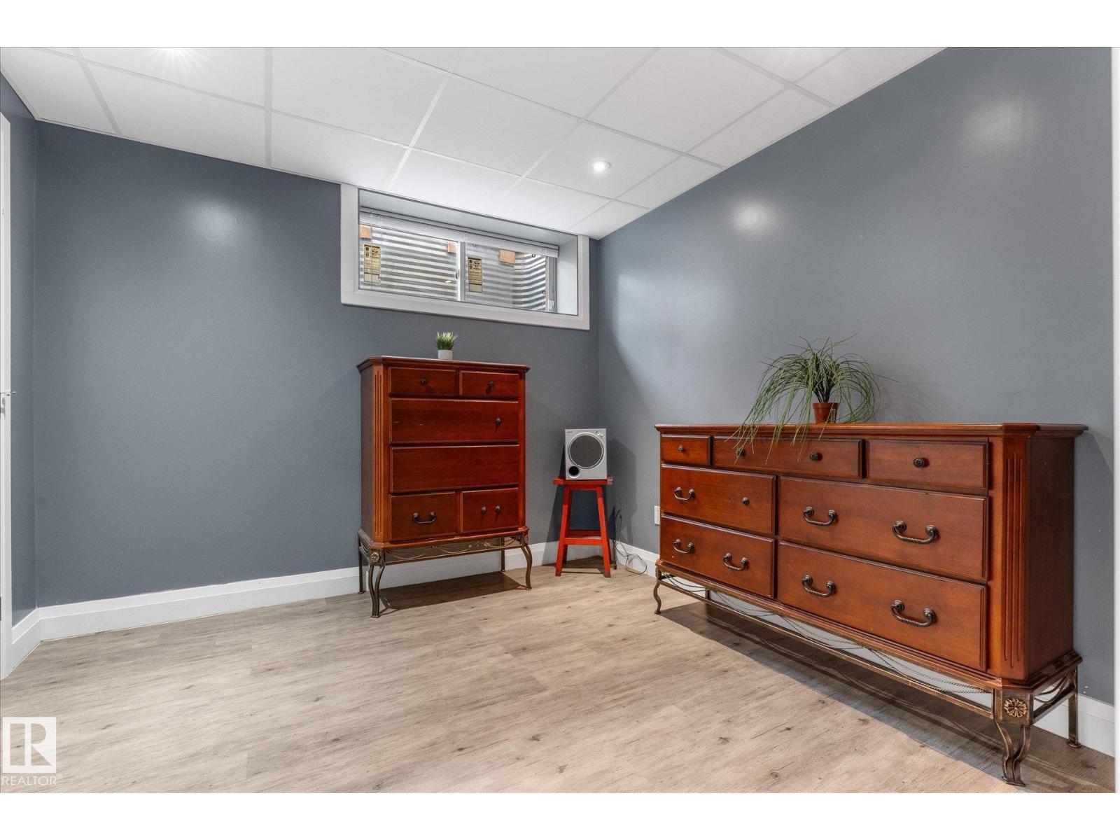 116 GILMORE WY - 28