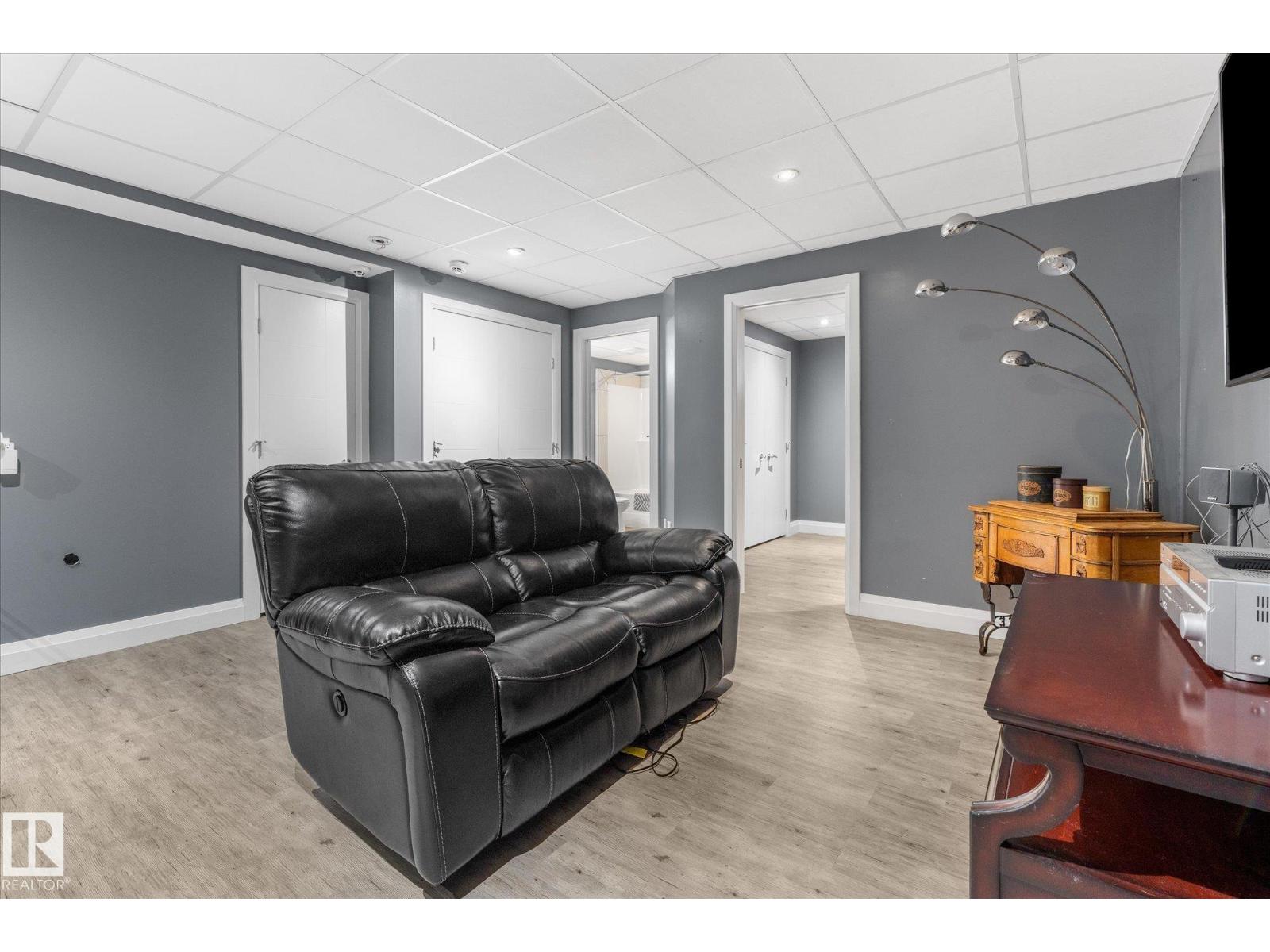 116 GILMORE WY - 27