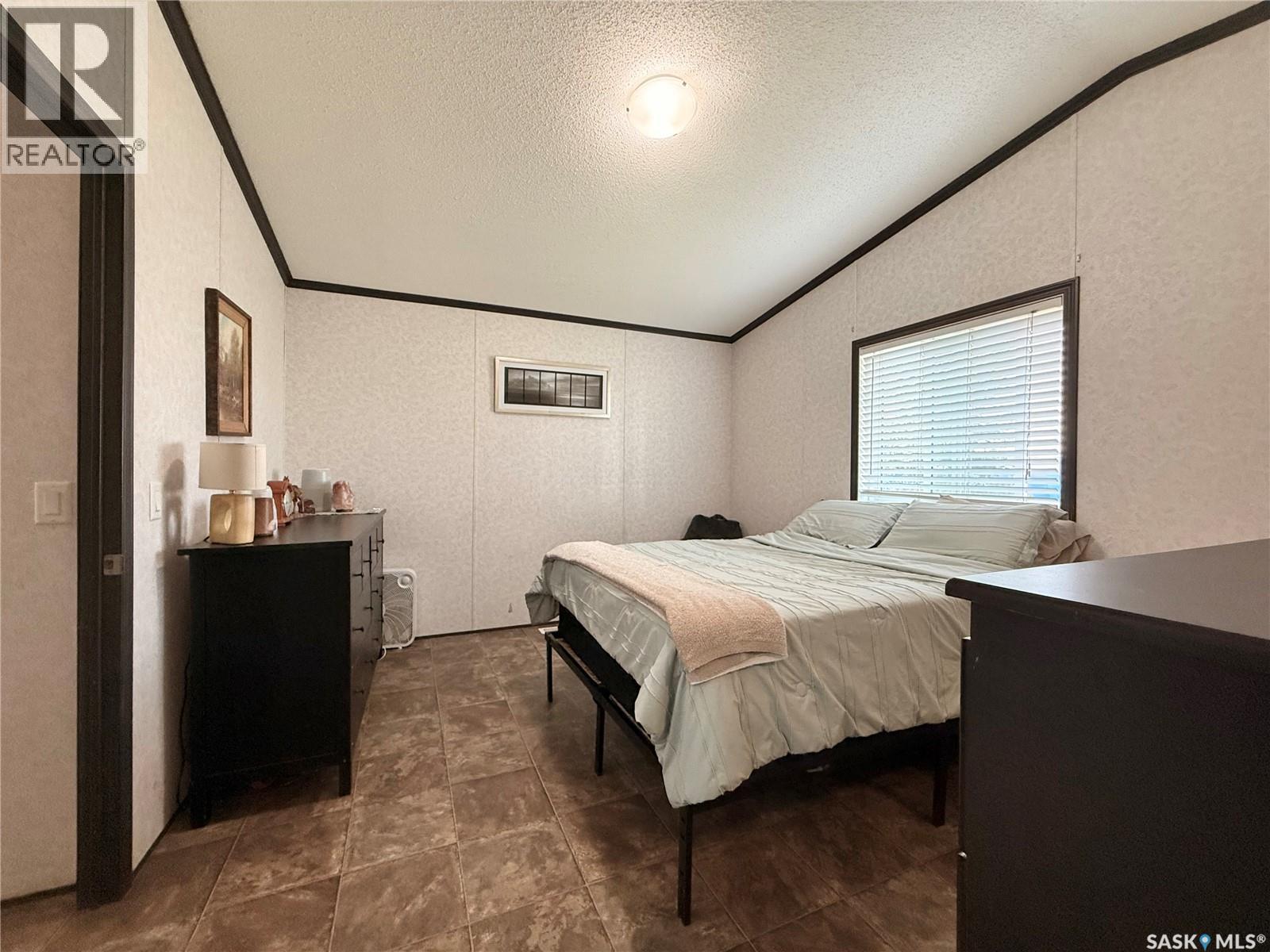 702 Prairie AVENUE - 18