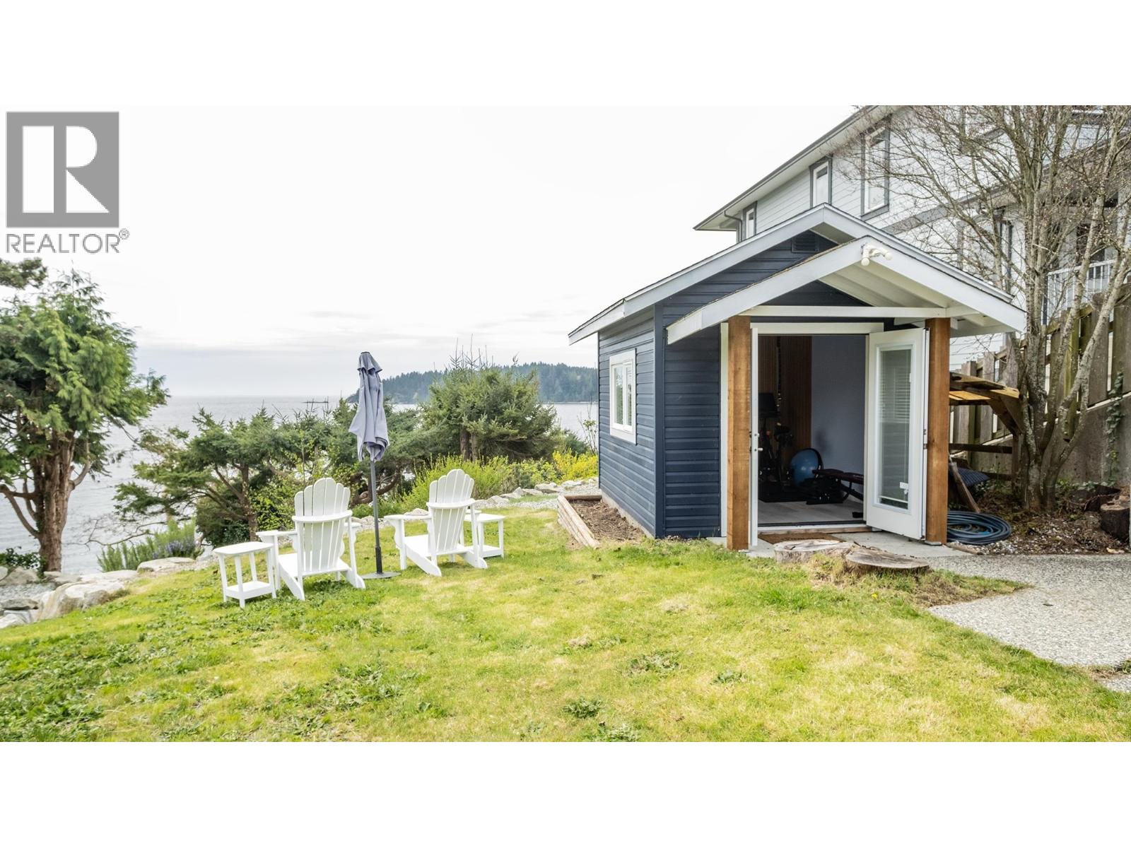 6221 SUNSHINE COAST HIGHWAY, Sechelt