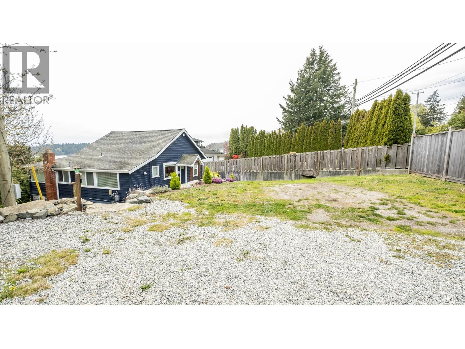 6221 SUNSHINE COAST HIGHWAY, Sechelt