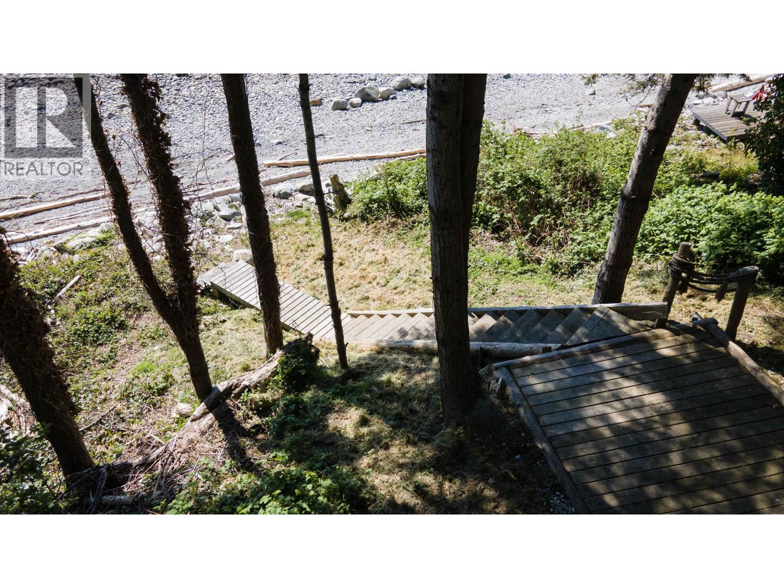 6221 SUNSHINE COAST HIGHWAY, Sechelt