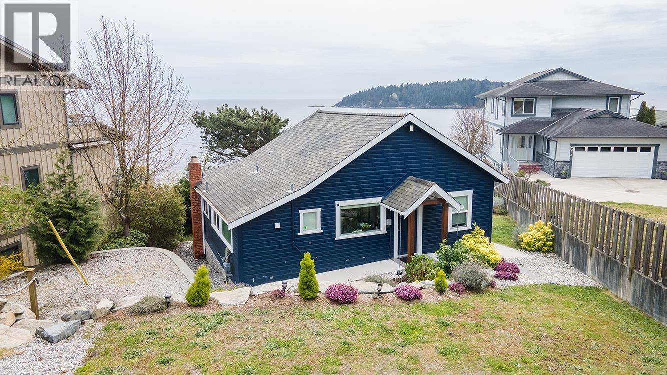 6221 SUNSHINE COAST HIGHWAY, Sechelt