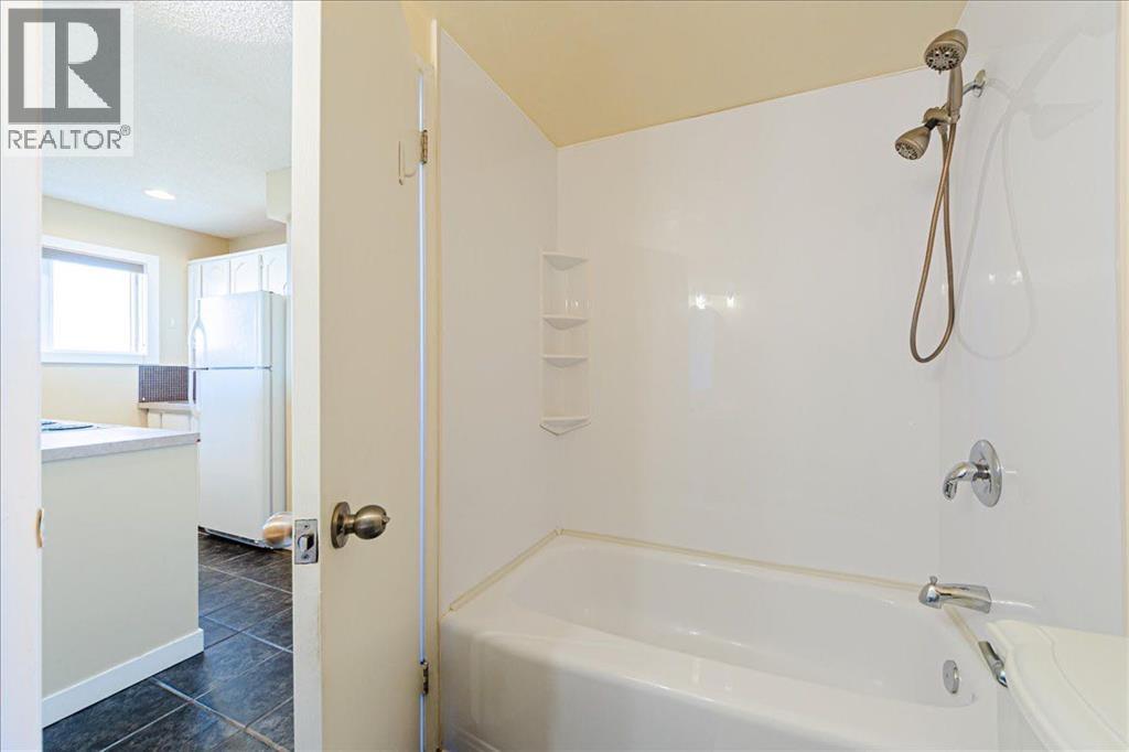 #308 1817 14A Street SW - 17