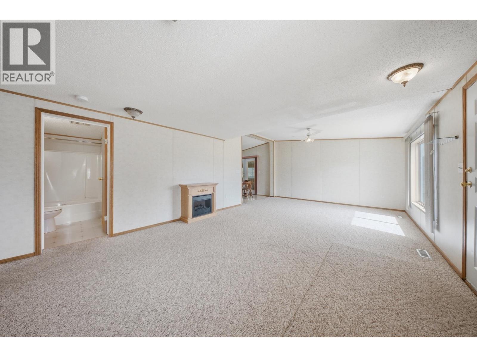 8516 98 AVENUE - Image 7
