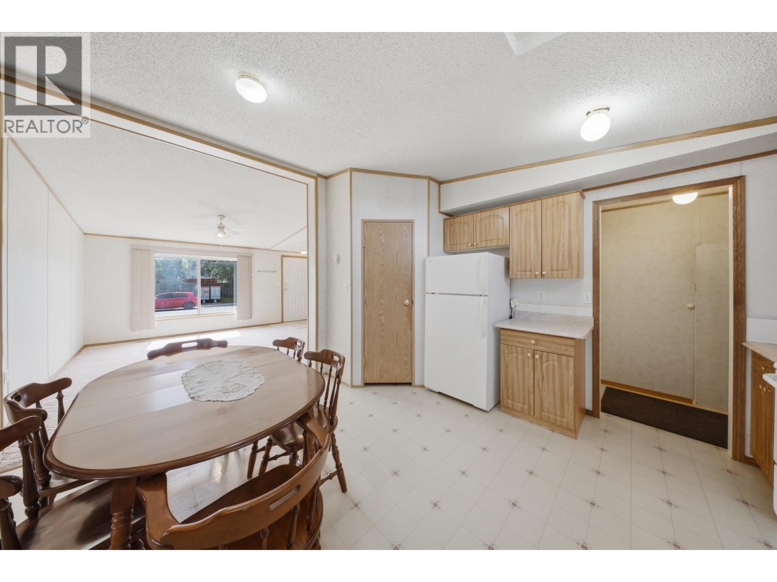 8516 98 AVENUE - 12